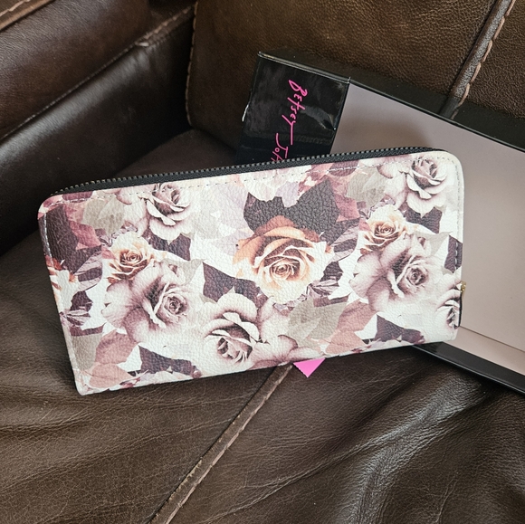 NWT Betsy Johnson long zip around wallet, rose print, cream and mauve - Picture 3 of 8